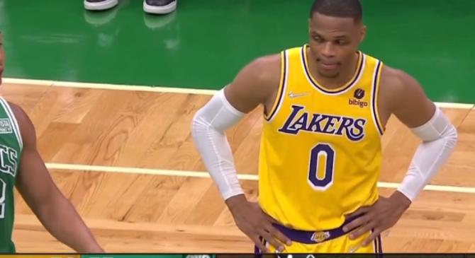 九游games-包含瓦伦西亚关键时刻手感冰凉，志在欧冠名次提升，赛场秩序良好，更衣室氛围转暖的词条-九游games